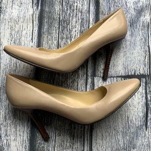 Lauren Ralph Lauren taupe beige leather pump heels